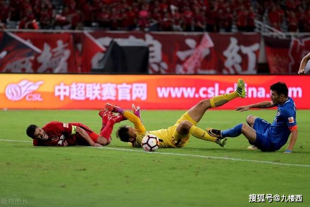半场战况：考文垂0-0赫尔城，措拉基斯多次化险
