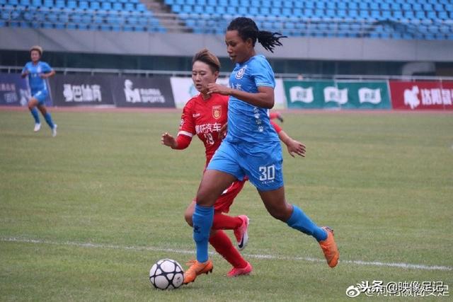 米兰转会窗末端加速 锁定哈钦森