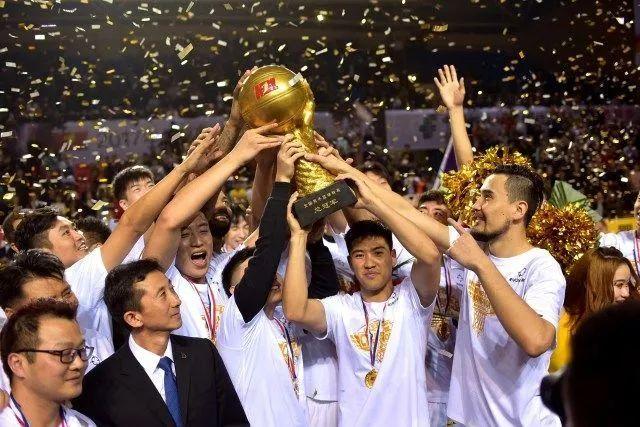 8月4日：55国全票通过！2027巴西女足世界杯不踢，2030男足世界杯也不去